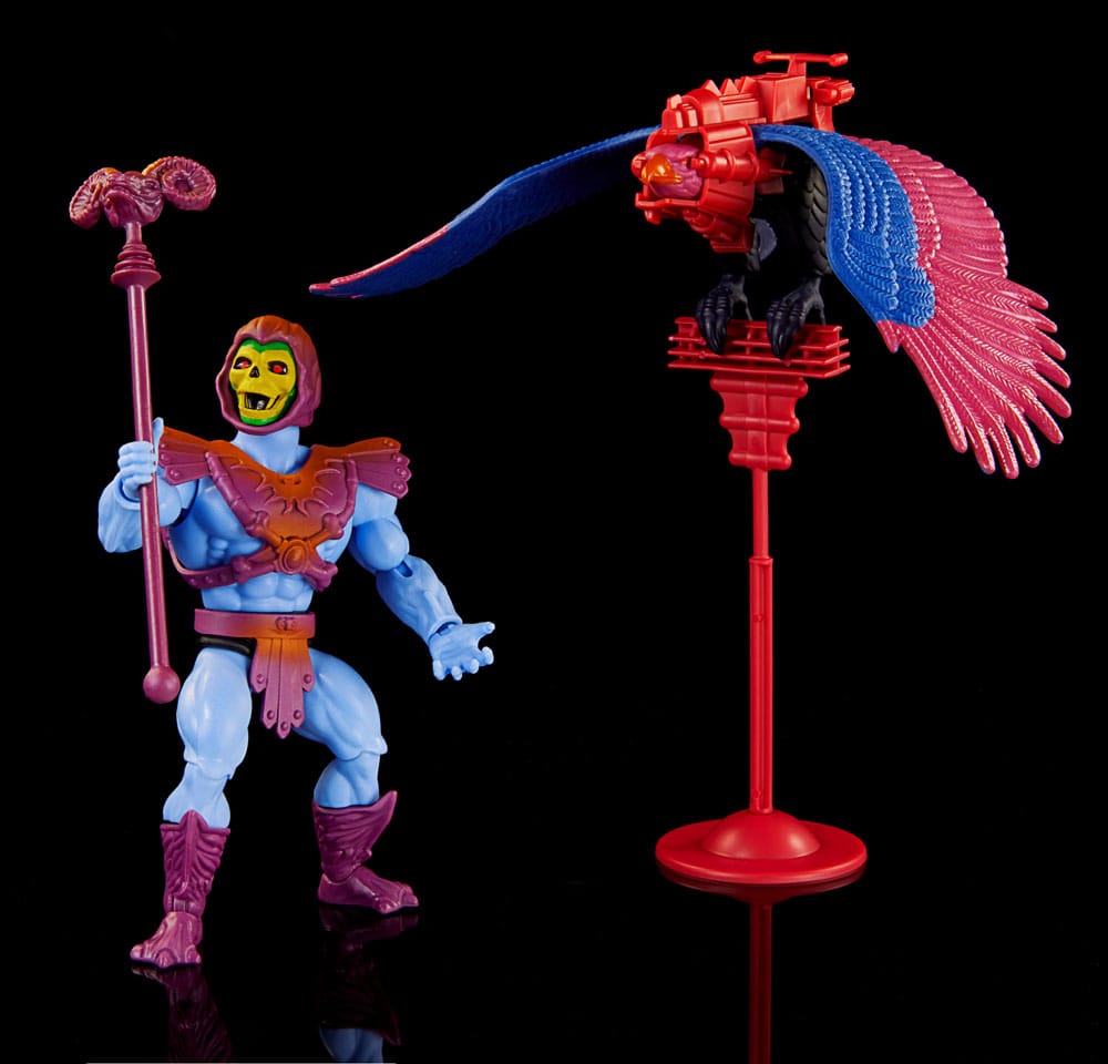 MOTU Skeletor & Screeech Masters of the Universe Origins 2-pack Skeletor stands approx. 14 cm tall and comes with Screeech and accessories in a window.