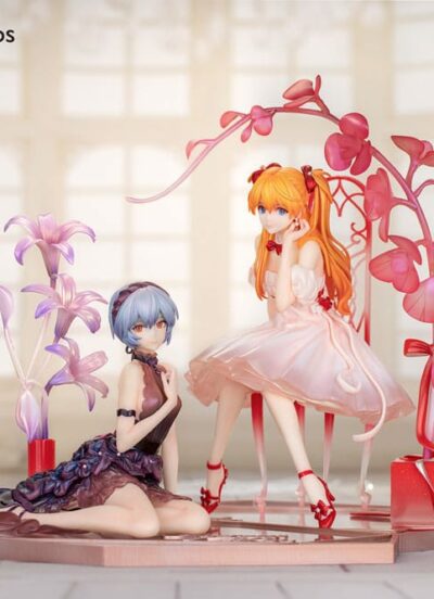 Evangelion PVC Statue Rei Ayanami & Asuka Shikinami Langley Myethos. It stands approx. 15,5 cm and 22 cm tall and comes with a special base.