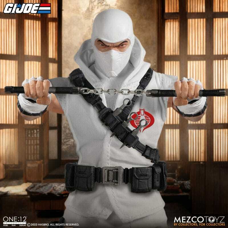 Storm Shadow 16 cm Mezco Toys G.I. Joe Action Figure. Entra in scena Storm Shadow, la guardia del corpo ninja del Comandante Cobra.