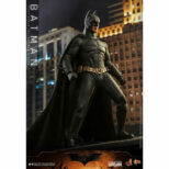 DC Comics: Batman Begins - Batman Exclusive 1:6 Scale Figure HOT TOYS
