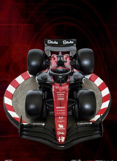 F1 Crazy Car Sauber/Alfa Romeo Statue