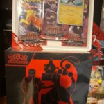 Pokemon Rivali Predestinati Bundle Blister 3 bustine + Set Allenatore Fuoriclass