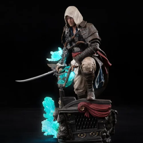 CARATTERISTICHE PRODOTTO Statua in PVC altamente dettagliata di Edward Kenway da Assassin’s Creed IV Black Flag Base ispirata alla nave Jackdaw, ricca di dettagli Effetto Animus con illuminazione LED integrata Cavo Animus Link incluso per collegamento tra statue